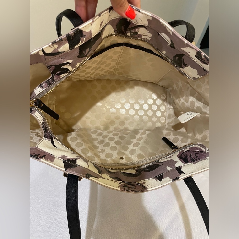 ๐ Kate Spade Floral Design Tote EUC โค๏ธ ๐ - Picture 7 of 10